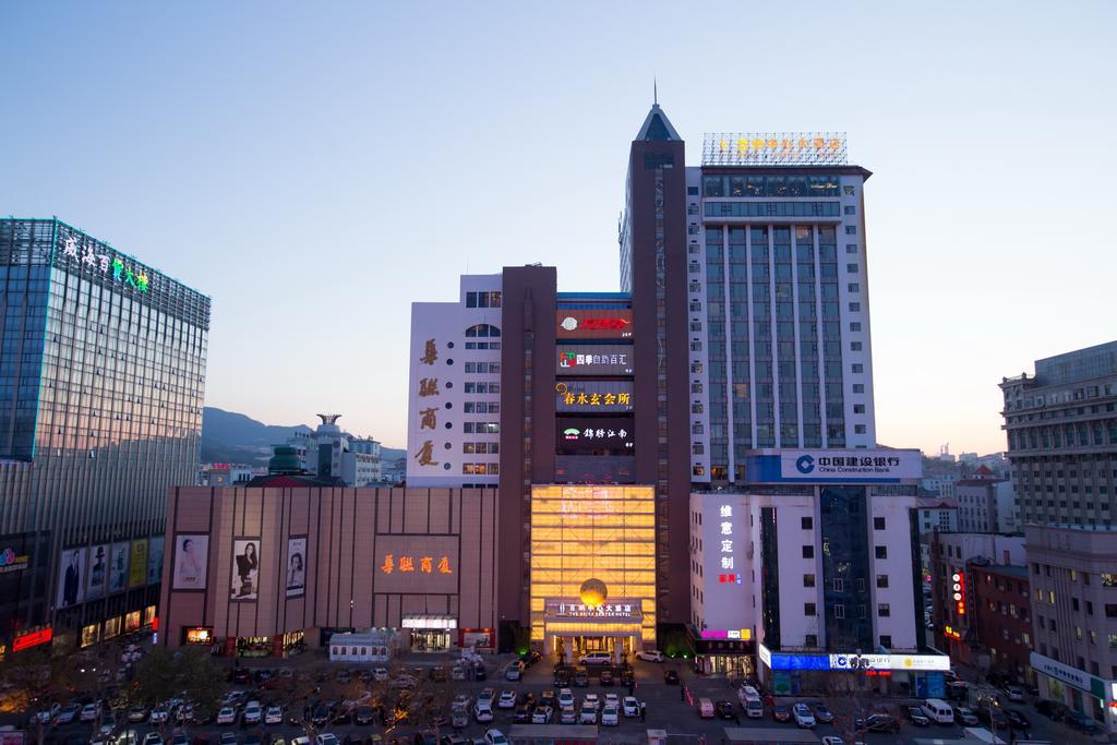 The Center Hotel Weihai Exterior foto