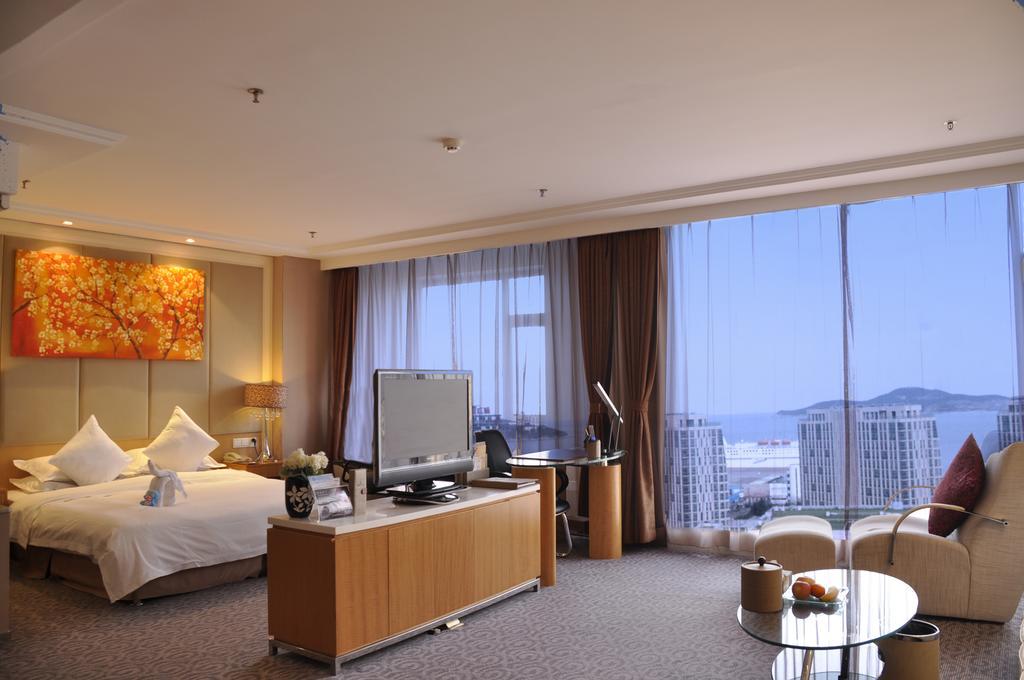 The Center Hotel Weihai Exterior foto